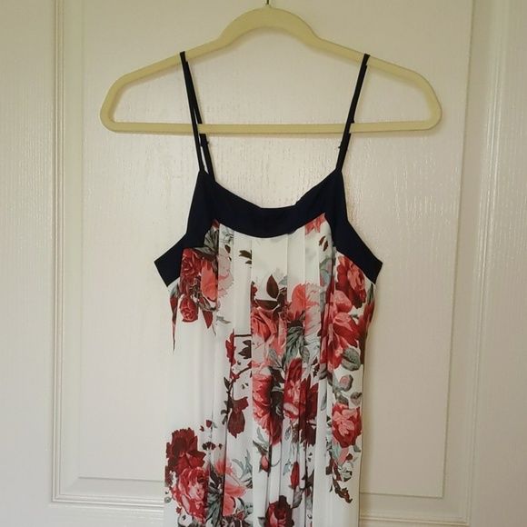 Floral maxi dress - Picture 2 of 5